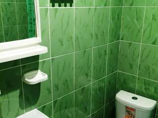 Гостевой дом Магадан Анапа Четырехместный номер с душем-3