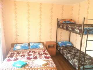 Гостевой дом Магадан Анапа Семейный номер с балконом-6